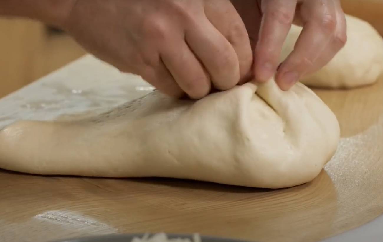 Осетинський пиріг з сиром і м'ясом: рецепт ситної випічки від Клопотенка